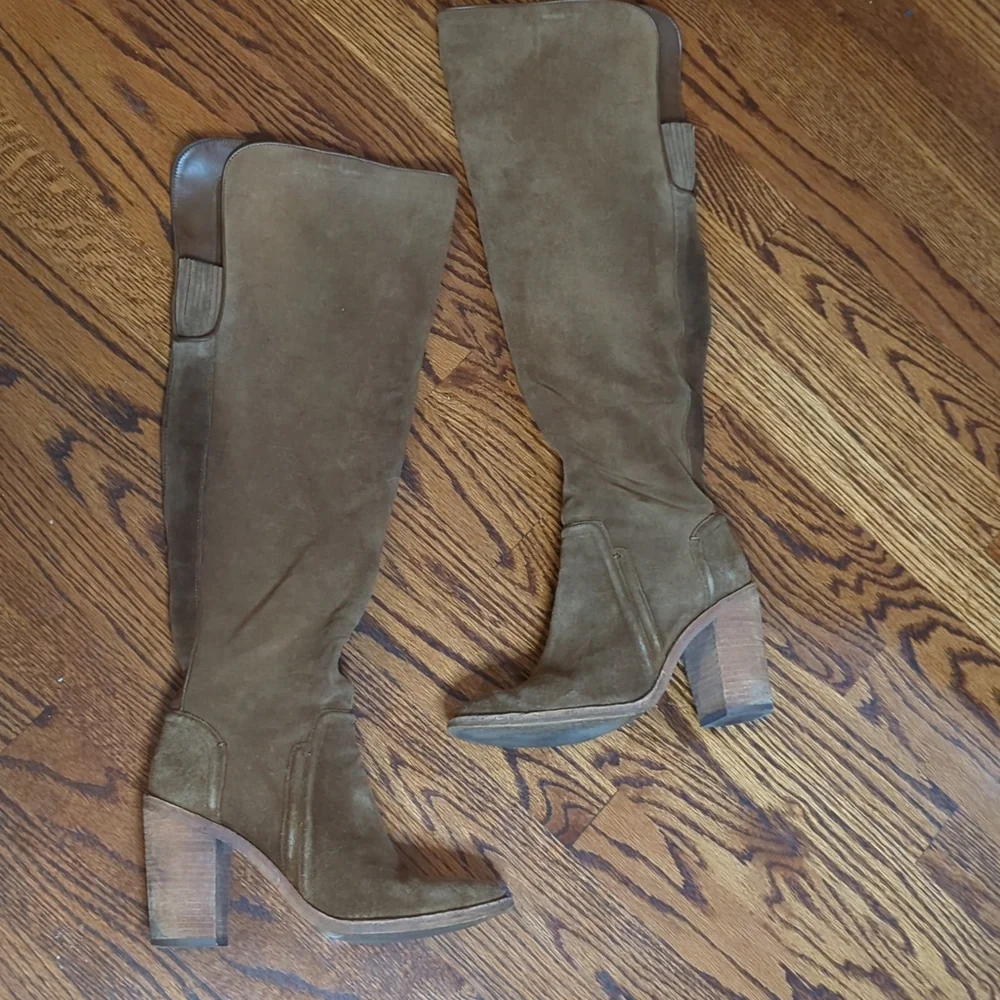 Vince Camuto 